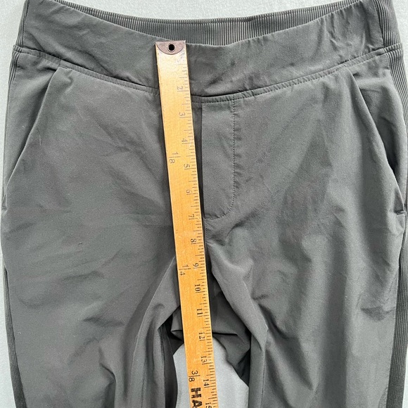 Women's Athleta Gray Slouch Pull On Athletic Pants Size 4 - Picture 5 of 10